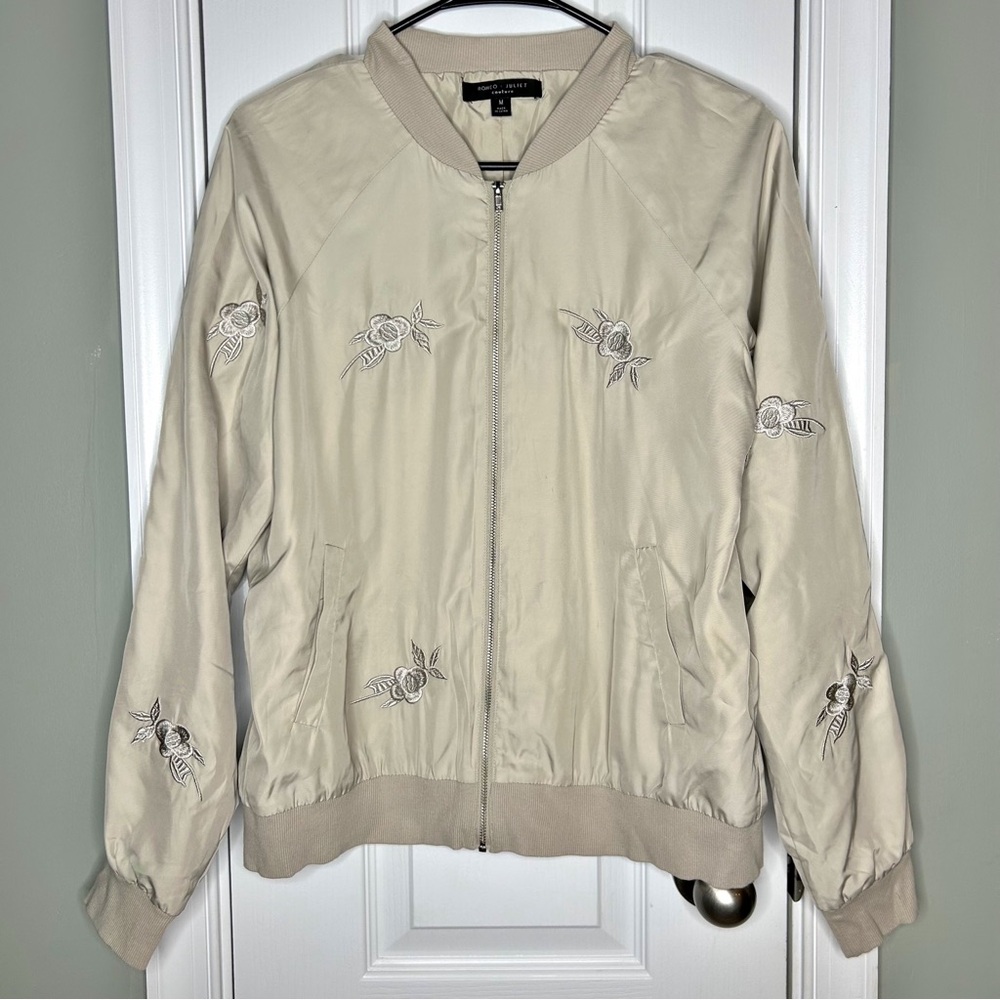 Romeo & Juliet Couture Floral Embroidered Cream Tan Beige Full-Zip Bomber Jacket